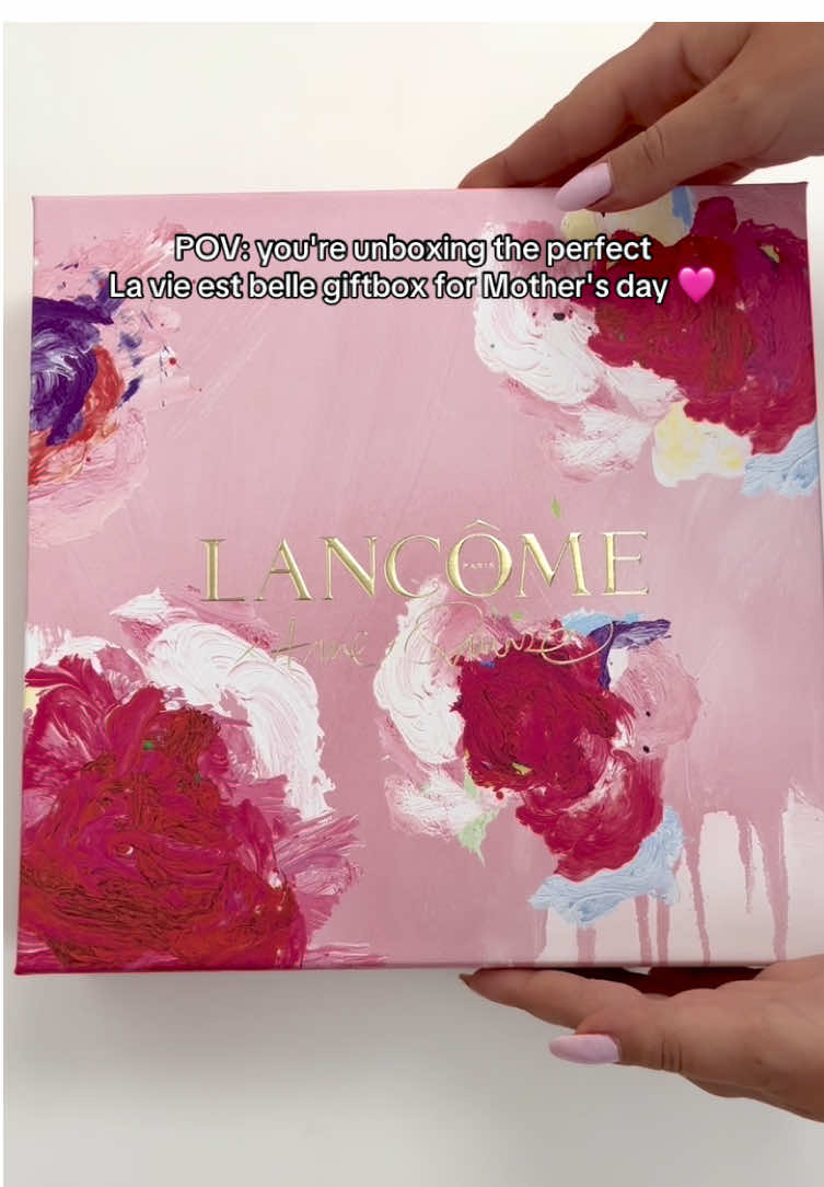 Imagine the smile on her face while unboxing this 💖 #Lancome #Lavieestbelle #Fragrance #Fragrancetok #Fragrancetiktok #SmellGood #MothersDay #Mother #Gift #GiftIdea #MustHave #Beauty 
