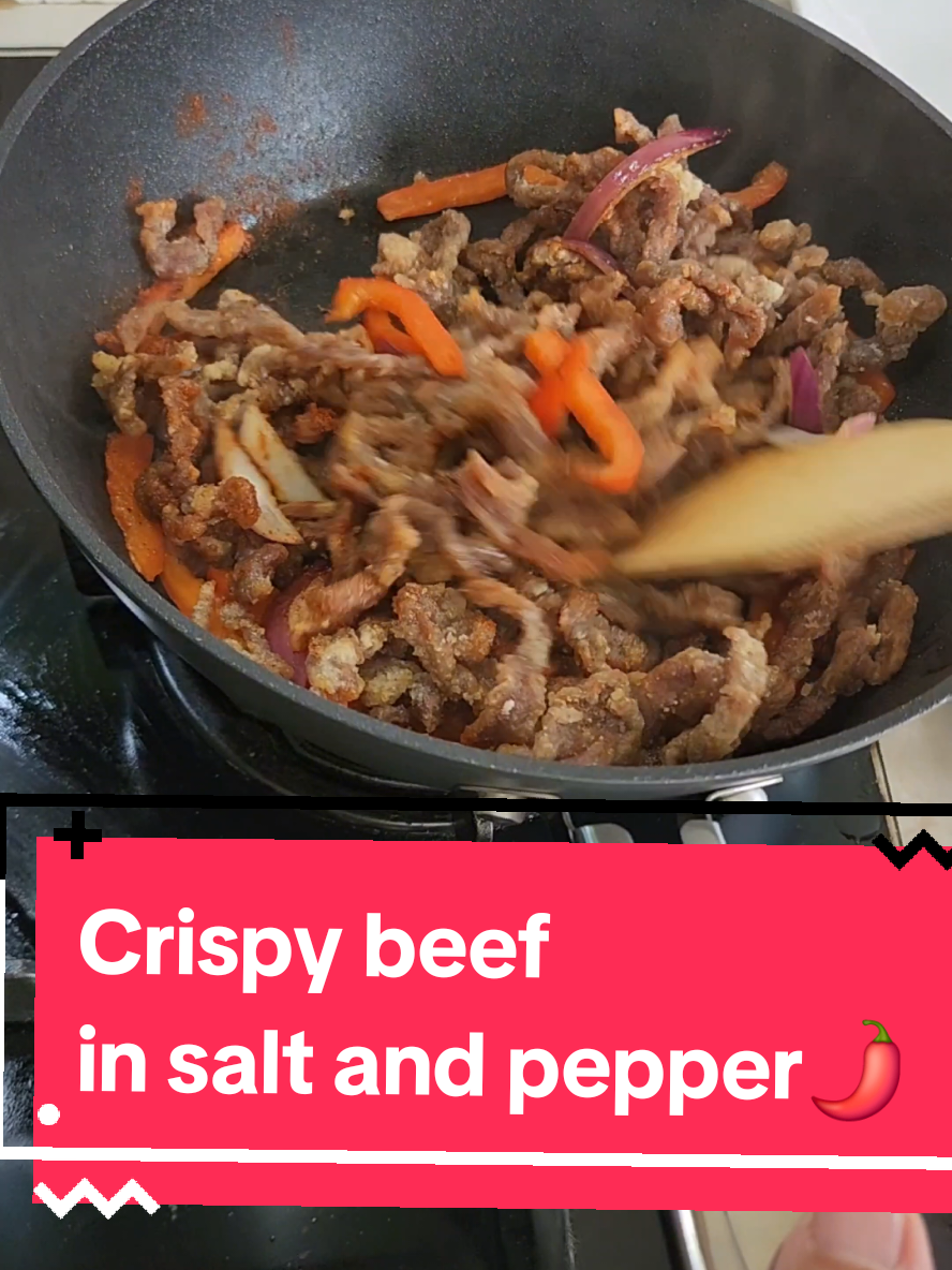 How to cook crispy beef in salt and pepper🌶 #crispbeefsaltandpepper  #crispybeef  #beefdishes  #chinesefood  #spicyfood  #saltandpepperdishes 