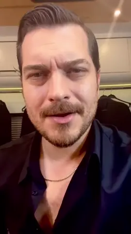 Çağatay Ulusoy, arkadaşının oğlu Hakan Aslan için hazırladığı video ile doğum gününü kutladı. #cagatayulusoy #eşrefrüya 