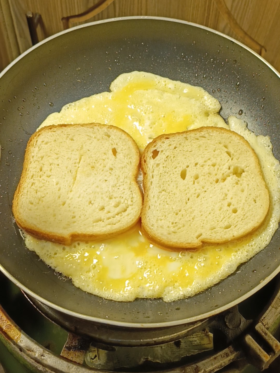 I surprised my girlfriend with breakfast on the bed #AfricanMovies #recipes #recipes #FoodLover #Recipe 