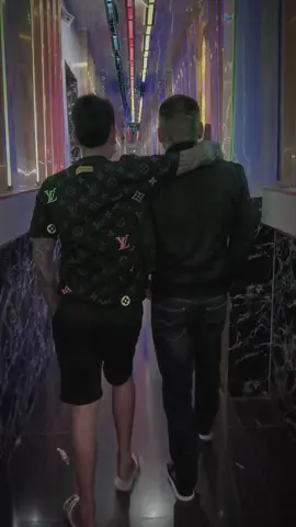 Nếu ko thay đổi được số phận thì hãy thay đổi cách ăn mặc... Vẫn nghèo thôi, nhưng trông đỡ khổ 😄 #xuhuong #foryou 