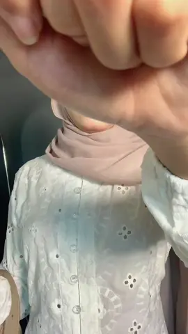 outfit check💋🫧🦢 Kali ini outfitnya pake tunik…btw Tunik katbolnya cakep poll🫣 #outfit #checkoutfits #ootdhijab #outfitinspo #tunik #tunikkatbol #emboridery 