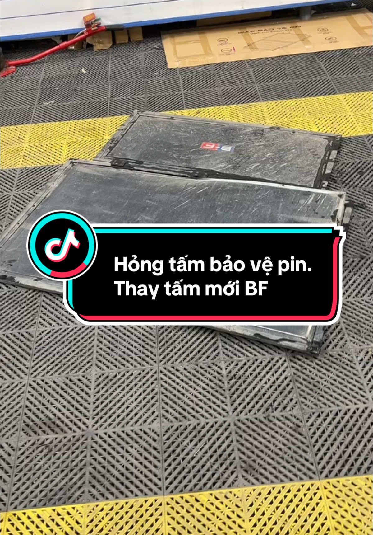 Hỏng tấm bảo vệ pin r anh em ơi #quangfanvit #phukienvinfast #VinFast 