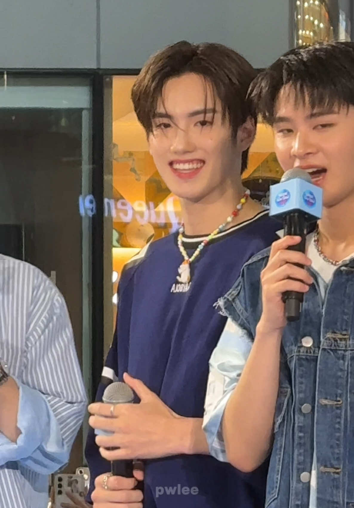 รอยยิ้มรูปหัวใจจริง ๆ ♥️ ( #NestlePureLifexBUS #บัสเสิร์ฟเนสท์เล่เพียวไลฟ์ #phutatchai )