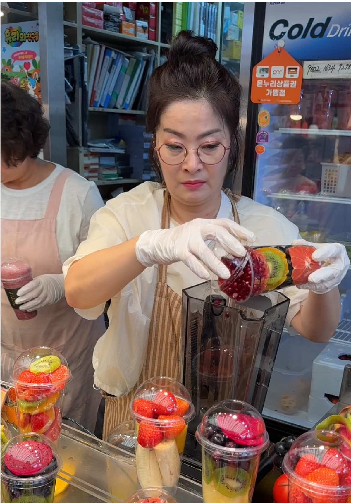 $ 02 Fresh Fruit Juice - Korean Street Food #fypage #fyp #foryou #foryoupage #food #Foodie #streetfood #yummy #viral #trending #yummyfood #follow #fruit #korea #tiktok 