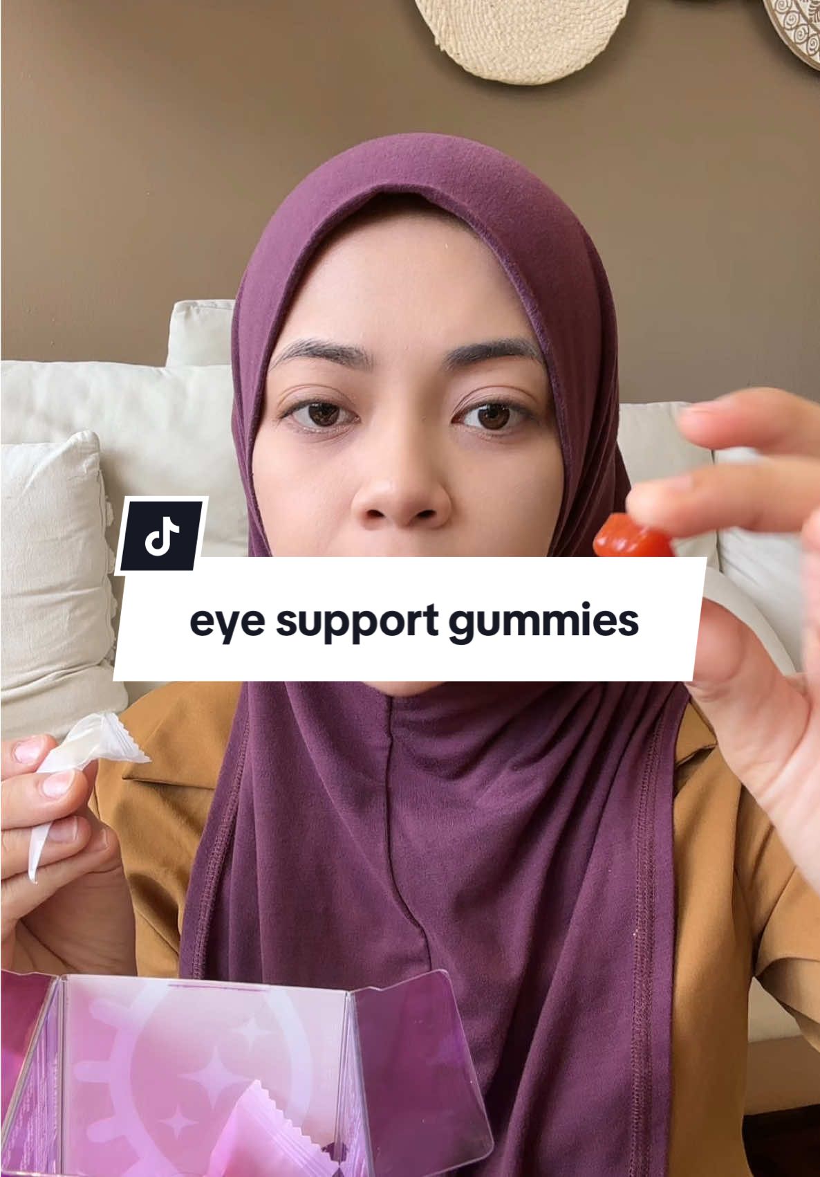 sehari boleh makan 2 biji bila2 masa shja, untk mata kabur mata letih mata tak terang gumi bagus ada vitamin yang baik untk mata. #gummieslutein #luteinestergummies #luteinestergummies #gummieseyes👀 #angelnutritech #halalgummies #angelnutritecheyegummies #eyecaregummies 