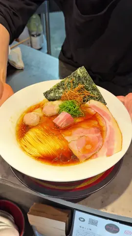 見た目も美しい絶品の醤油ラーメン🍜 　 📍東京 / 目黒区 【店名】Ramen Break Beats 【時間】11:30〜14:45 【定休】月、火、水 　 #東京グルメ #japanesefood