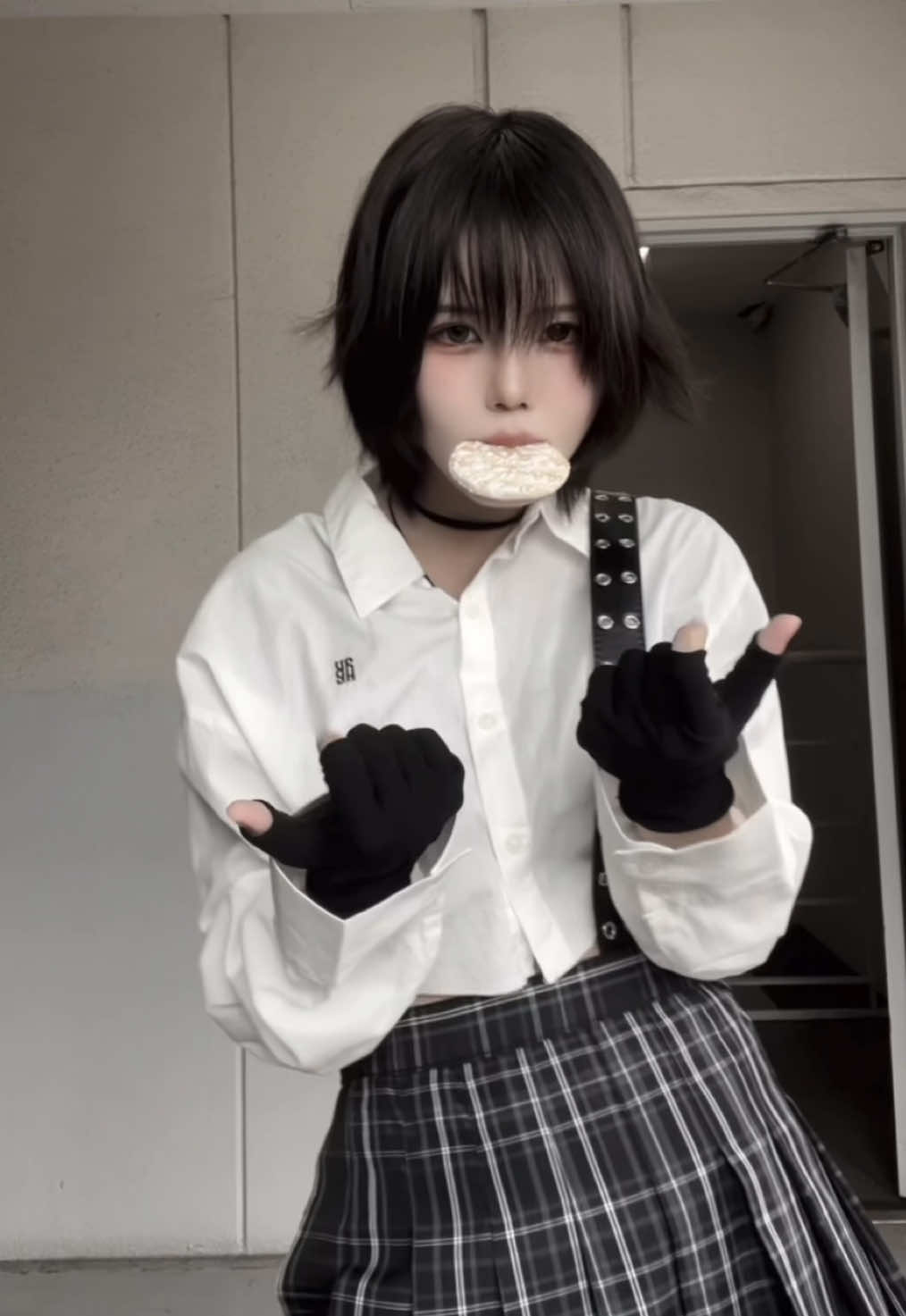 Lonely~🖤家にあるものでladyコスプレ！ #foryoupage #おすすめ #ダンテ #dmc5 #devilmaycry #dante #lady #cosplay 