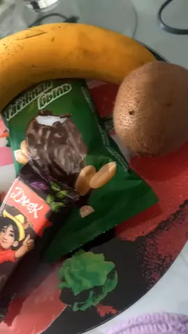 приготовлю вкусняшку. из фруктов.