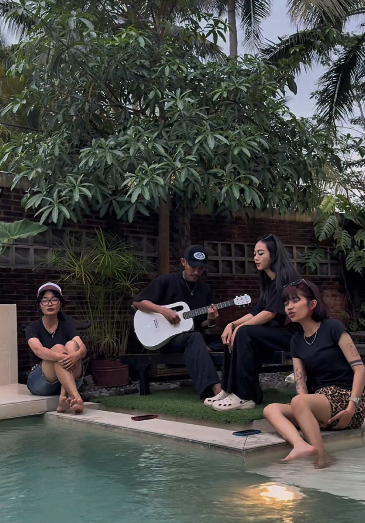 Kepsen ne pie maak ? @slsbilaaa234 @ardinarasss @Monica Martarani @villa_kebonpaman  #fyp #djiamputh #tidakdiragukanlagi #krinjingkining #fypシ゚ #trend #temanrasapacar 