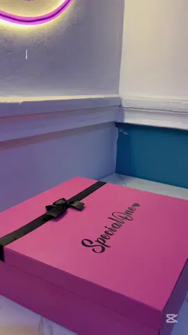 Curated with love for someone special ❤️ #giftideas #giftideasforher #forher #giftbox #surprisegift #smallbusinesscheck #swankysurprise #thoughtfulgifts #blowthisupforme 