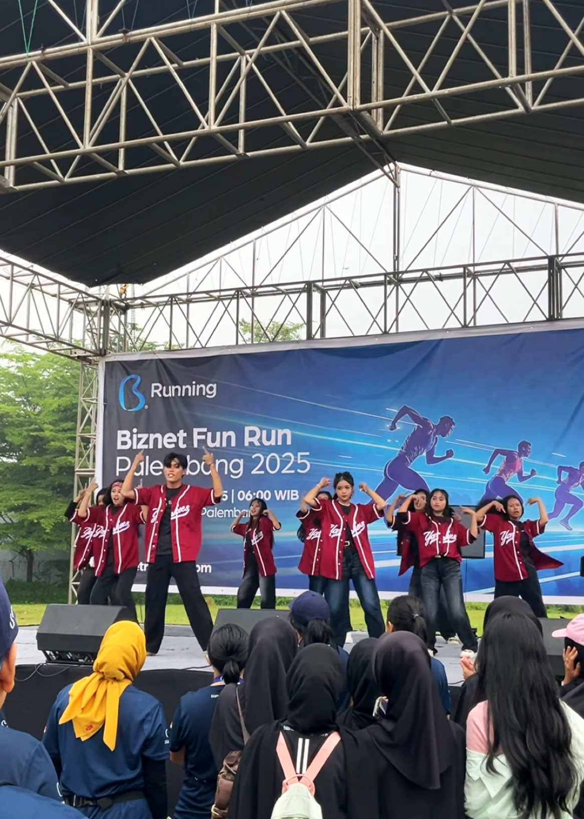 Grup dance sekolah kita jadi penampil di event Biznet Fun Run 2025 nih 😍 #Running #dance 