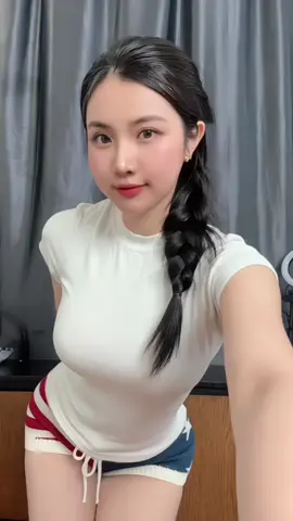 Biết sao mặc cái quần này hoài k? Tại thít ó😚😋