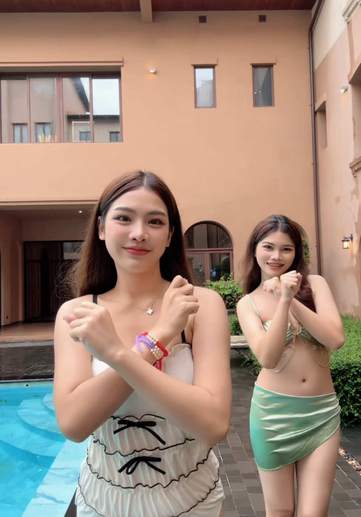คนไหนน้ำผึ้งคนไหนน้ำตาล😂 @น้ำผึ้ง 