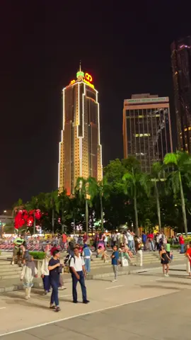 What is your Dreams Destination?Where do you want to go? #kualalumpur #klcc #nightlife #streetphotography #traveldestinations #travelrecommendation #traveltok #travelmalaysia #travelwithbilal94 #creatorsearchinsights 