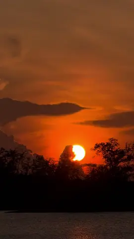 Satu kata untuk dia! #sunset #fyp #fypシ゚ 