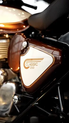 Made like a Gun, goes like a Bullet 💥 Royal Enfield Classic 350 - Medallion Bronze #royalenfieldnepal #royalenfieldlover #royalenfield350 #royalenfieldlove #royalenfieldthailand #royalenfield #royalenfieldclassic350 #royalenfieldespaña #enfieldersnepal #enfield #enfield350 