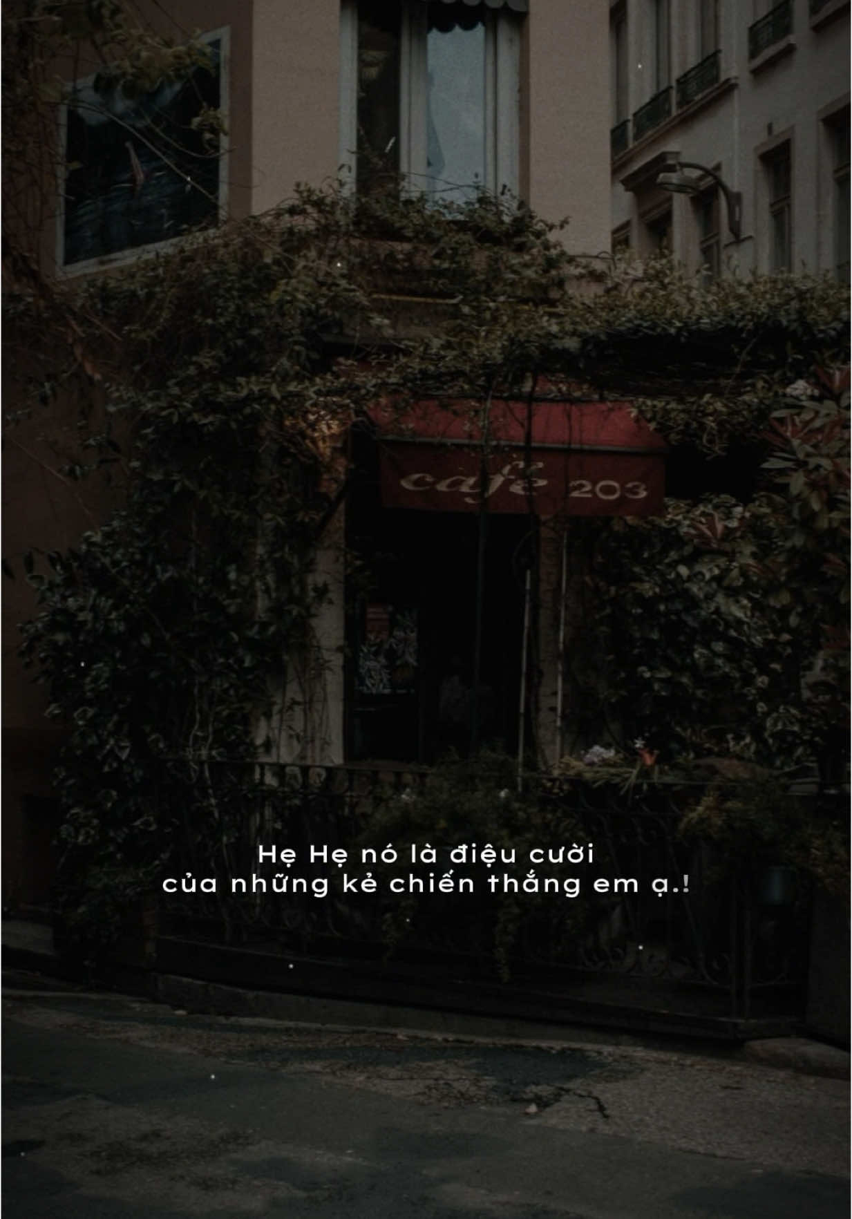 Anh em mình cứ hẹ hẹ thôi :)) 