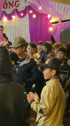 Anh campuchia 😱 #xuhuongtiktok #nonsstop #viral_video #Gialai #đatsangialai #nhacsan #foyour #foyour 