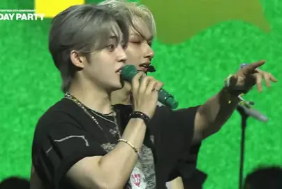 wkwkwkwk s.coups kaget ada caratbong di yacht, dia kira lampu mobil ternyata carat yg nonton di yacht wkwkwkwk🤣🤣 #seventeen #carat 
