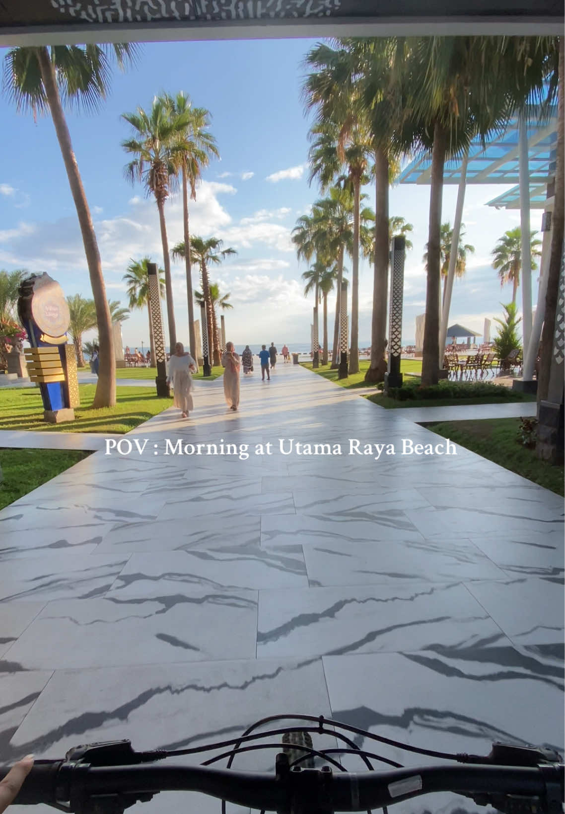 sun’s up, mood’s up🏖️ #utamaraya #utamarayabeach #utamarayasitubondo #utamarayapaiton #pantaiutamaraya #pantaiutamarayabech #hotelutamaraya #probolinggo #jawatimur #exploreindonesia #explorejawatimur #wisatajatim #wisataprobolinggo #probolinggo_jawatimur #probolinggohitz #probolinggokuliner #probolinggo24jam #probolinggohits #probolinggojawatimur #situbondo #situbondojawatimur #situbondohits #situbondo24jam #situbondojawatimur😍🌺🌱 #ttpetualangnewbie #wisataindonesia 