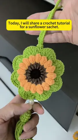 Crochet a sunflower sachet #crochet #handmade #handmadegifts #fyp #handmadewithlove #tiktok #crochettutorial #DIY #crocheting #tutorial #easycrochet 