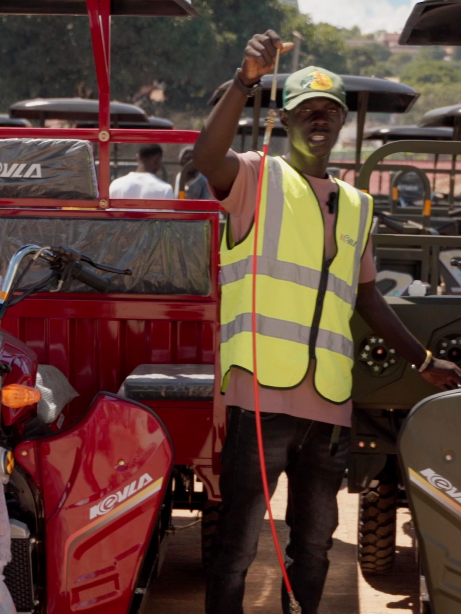 #tricycles #ugandantiktok #tukutuku #TricyclesUganda #200cc #kevla #UgandaTransport #TricyclesInAfrica #redtricycle #spares #uganda #doubletyre #pistonkit #fyp