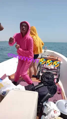 crazy time🤣#happylife #beachday #sea #boating #dance #fyppppppppppppppppppppppp 
