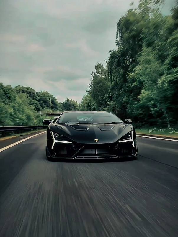 Suara nya bikin kita candu 😍🤌🏻🖤 #lamborghinirevuelto #supercar #hybrid #otomotifpopulercars #fyp #viral 