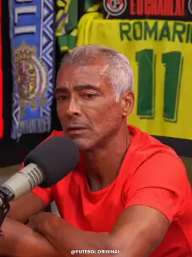 o bruxo 🧙🏻 #ronaldinho #ronaldinhogaucho #barcelona 