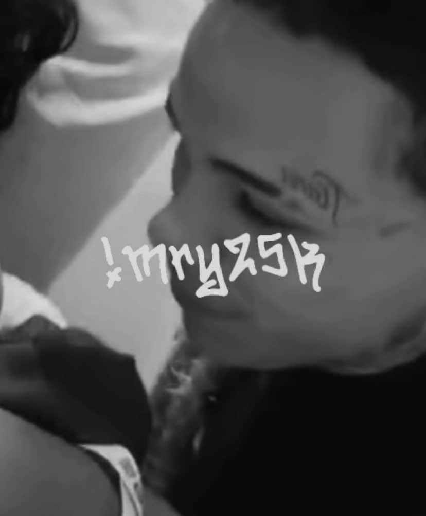 @wkennedy_ @Julia Sousa 💚 :: #lyricsvideo #viral_video #foryo #pretarara #wkennedy_ #tiana #bk #papais 