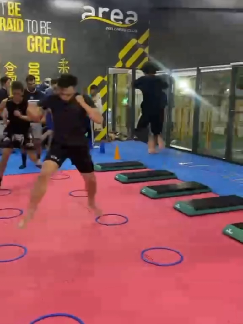circuit training  hard working  . . #coachkarimpro #kids #kickboxing #Fitness #musculation #cardio 