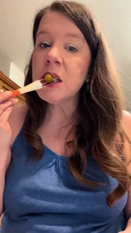 No more fishing around in the jar! 🥒 This 2-pack Pickle Fork Set makes grabbing pickles, olives, or veggies super easy and mess-free. Each fork has a secure grip clip, so it stays right on the jar—perfect for snack lovers and charcuterie fans alike! 🙌 🛒 Find the link in my Linktree in my Amazon Storefront! #PickleFork #AmazonFinds #KitchenGadgets #SnackHack #CharcuterieTools #KitchenFavorites #AmazonMustHaves #KitchenEssentials #Over40Finds #MomLifeMadeEasy #ContentCreatorApproved #AmazonInfluencer #BethsAmazonPicks #pickles #picklelover 