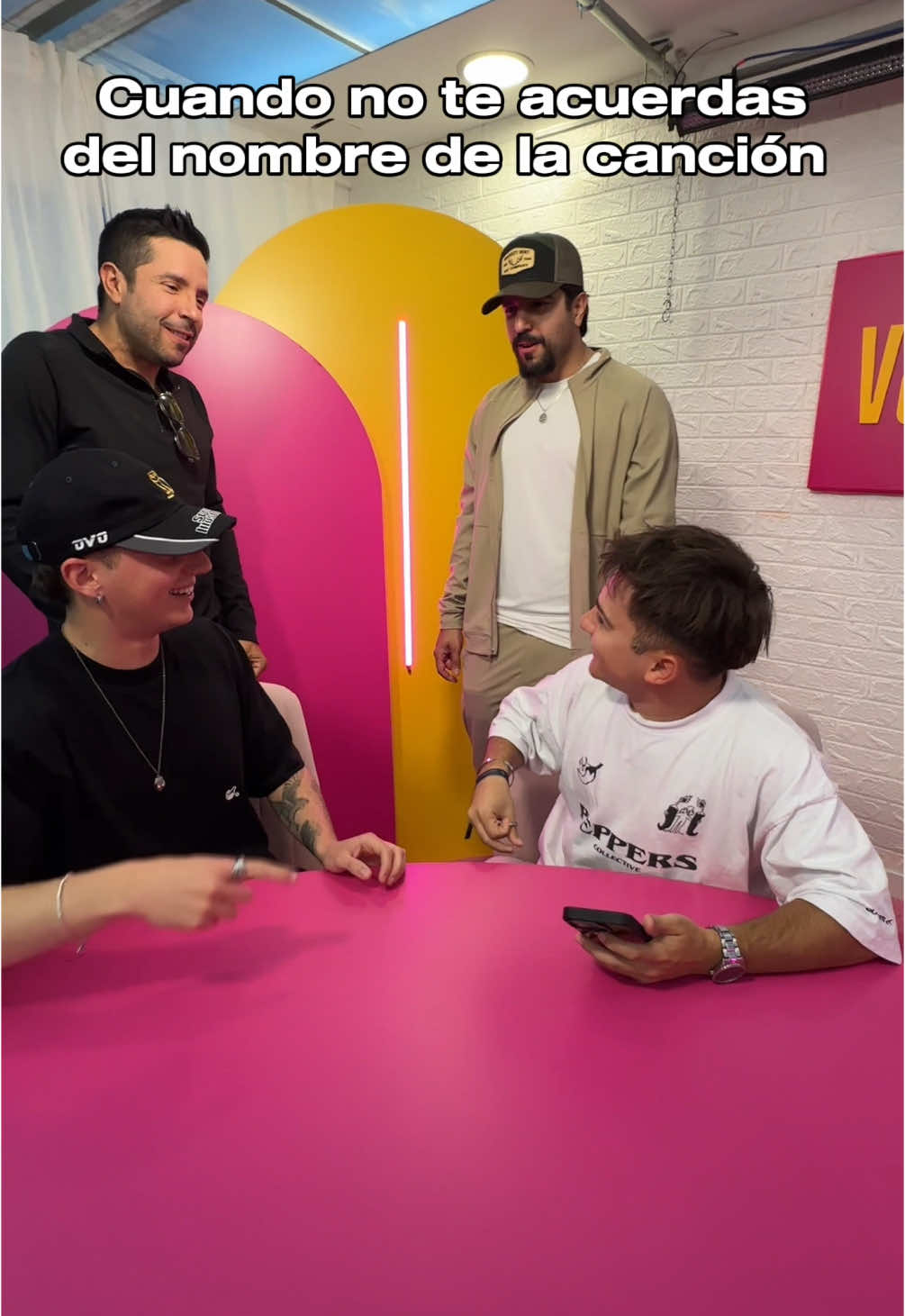 Alguien sabe quienes son las leyendas? @Adrián Romero #humor #fyp #parati 