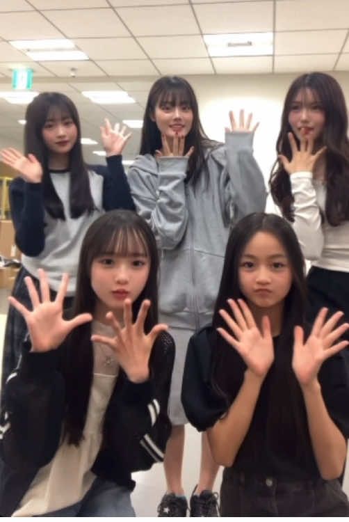 事務所の先輩と✨️一緒に撮ってもらえて嬉しかった🫶🏻💖 #seju #sjc #fyp #おすすめ #新野愛梨  @seju @平松想乃／ひらまつその @古園井 寧々(こぞのい ねね) @田仲埜愛(のあ) @松浦楓(まつうらかえで) 