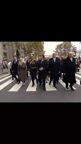 25 d3 Mayo Milei con los Granaderos #milei #javiermilei #paratiiii #paratiiiiiiiiiiiiiiiiiiiiiiiiiiiiiii #parati #fouryoupage #argentina 