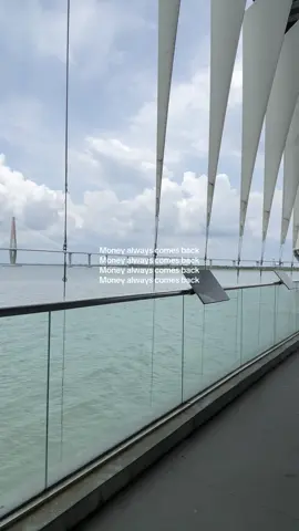 Time doesn’t  🧑‍🧑‍🧒🤍✈️ #yolo #travel #family #parenthood #parentsoftiktok 