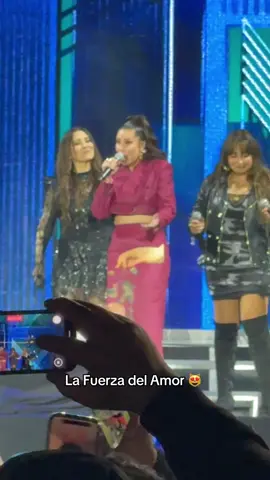 Por qué la fuerza del amor da vida #myriamhernandez #cotequintanilla #fuerzadelamor #tauroworldtour #estadionacionaldechile #nicole 