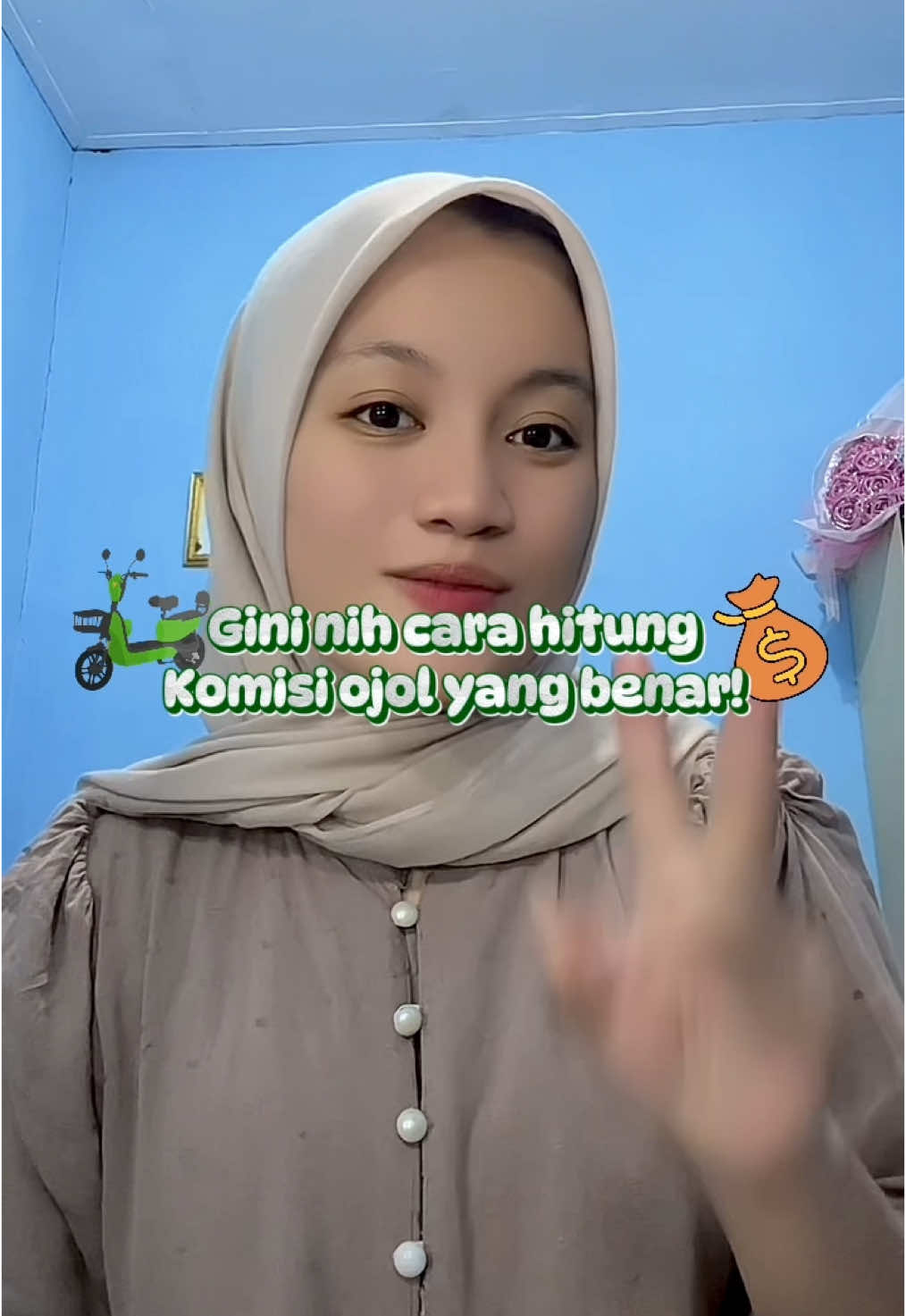 Gini nih cara hutung komisi ojol yang benar💰💸 Banyak yang masih salah paham soal komisi 20%. komisi 20% itu sebenernya dihitung dari biaya perjalanan, bukan dari total biaya yang kamu bayarin ke aplikasi Contohnya gini: Tarif perjalanan = Rp 13.000 Platform fee = + Rp 2.000 Carbon fee (opsional) = + Rp 200 Promo dari aplikasi ojol = – Rp 1.000 Total yang kamu bayar di aplikasi = Rp 14.200 Nah, komisi cuma dihitung dari tarif Rp 13.000 itu aja.  Jadi: 20% × Rp 13.000 = Rp 2.600 (komisi aplikasi) 80% × Rp 13.000 = Rp 10.400 → itu yang dibawa pulang driver sebagai penghasilan bersih dari order tersebut. #ojol #driver #komisi #komisiojol 