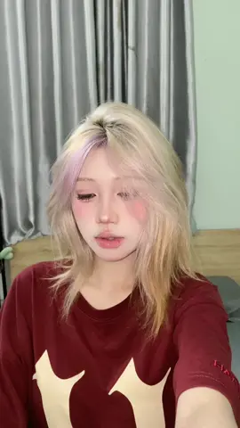 hay là cắt tóc ngắn nhị 😞