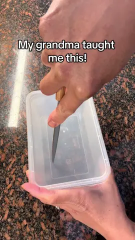 Genius life hack from grandma #KitchenHacks #cleaninghacks #kitchentips #kitchenhack #cleanhack #lifehacks #tiktokhacks #tiktokhacks #viralhacks #homhacks #momhacks #diyhacks #DIY #viraltiktok #easytips #fyp #tipsandtricks #viraltiktokvideo #hacks #usefullifetips #homehacks #MomsofTikTok 