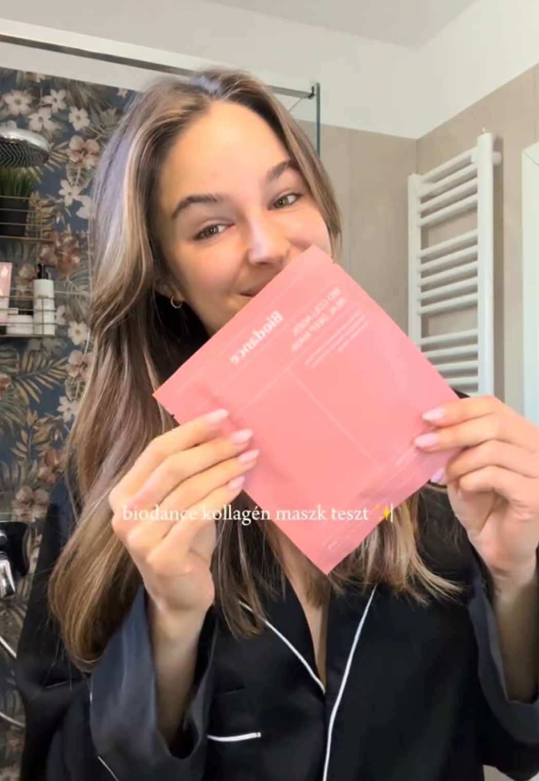 Nem szeretnék pontozós értékelőtt adni neki, mert minden bőr máshogy reagál - mindenesetre, én jókat nevettem 🤷🏻‍♀️✨ ##biodance_collagen_mask##biodance##arcapolas##skincare