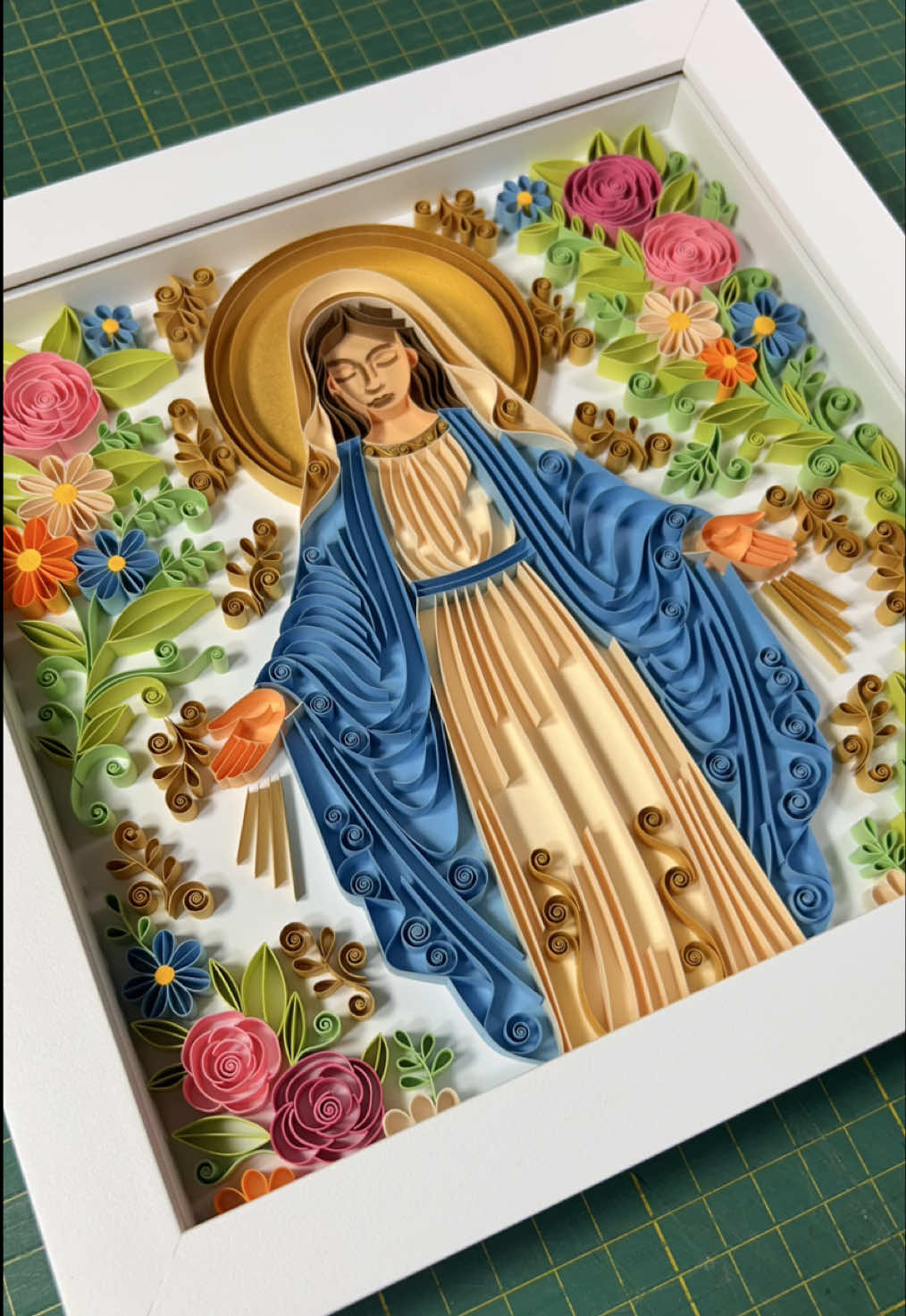 Me segue no Instagram! Lista de espera para meu curso na bio. #paperquilling #paperartist #masterclass #quilling #nossasenhoradasgraças 