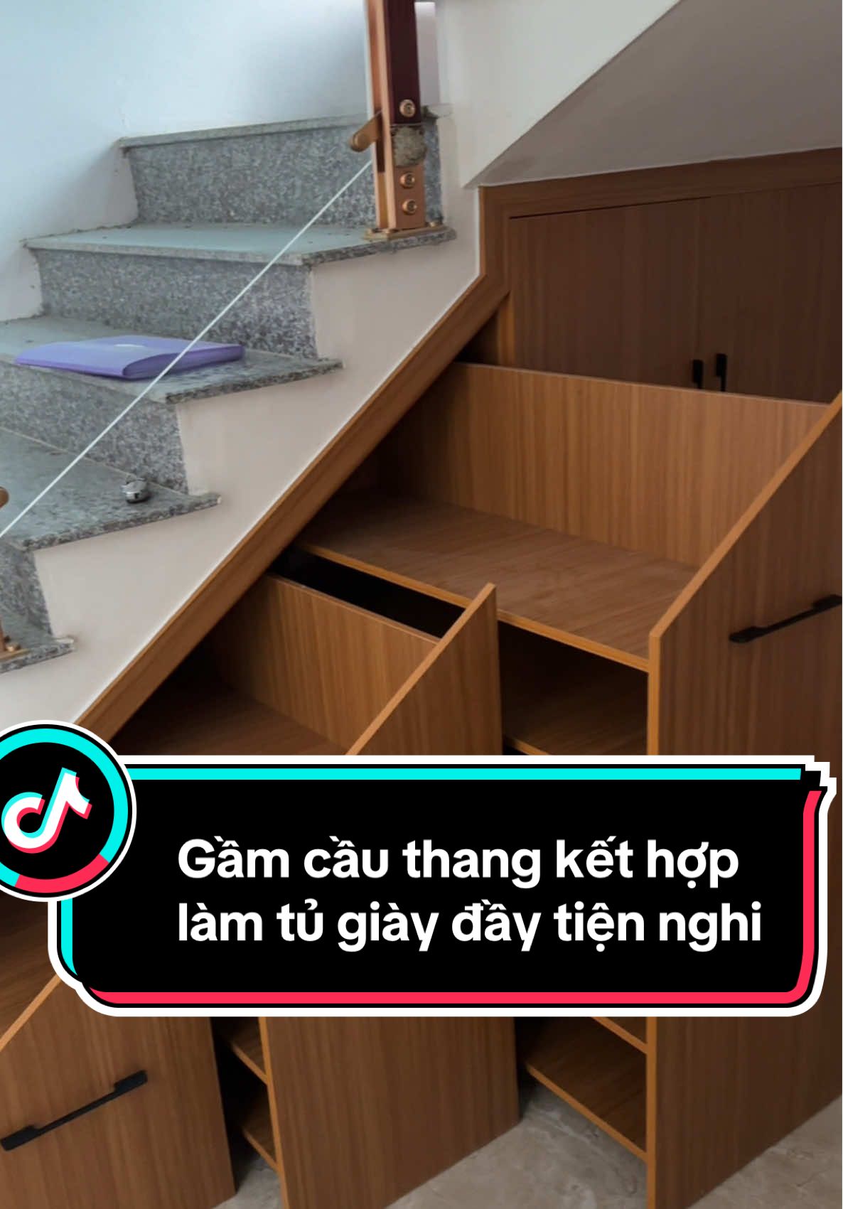 Tận dụng gầm cầu thang làm tủ giày dép #noithatchinhchien #hanhtrinhkhoinghiep #dcgr #tugiay #tucauthangdep 