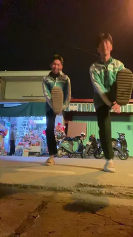 :)))@Phương quay lại thì đổi tên 