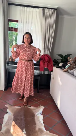 Daily ootd #OOTD #dailyootd #ootdincaoetown #capetownootd #styleoftheday #bagoftheday #scentoftheday #cebuanaincapetown #filioinoincapetown #cebuanainsoythafrica #filipinoinsouthafrica #filipinainsouthafrica #outfit #outfits #shortmomoutfit #shortgirloutfit #petite #petiteoutfit #dressoftheday #dress #zaradress #pinkobag #beigebag #capetown #southafrica #deepsouth