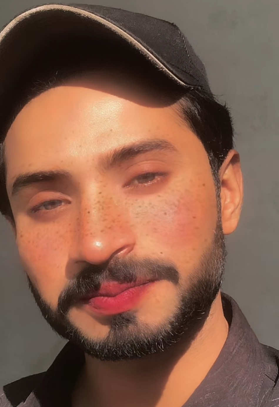 Hum ny seeny sy lagay 😕 #creatorsearchinsights #foryou #foryoupage #pottery #urdupoetry #sadpoetry #urdushayari #sadvibes #potrylovers 