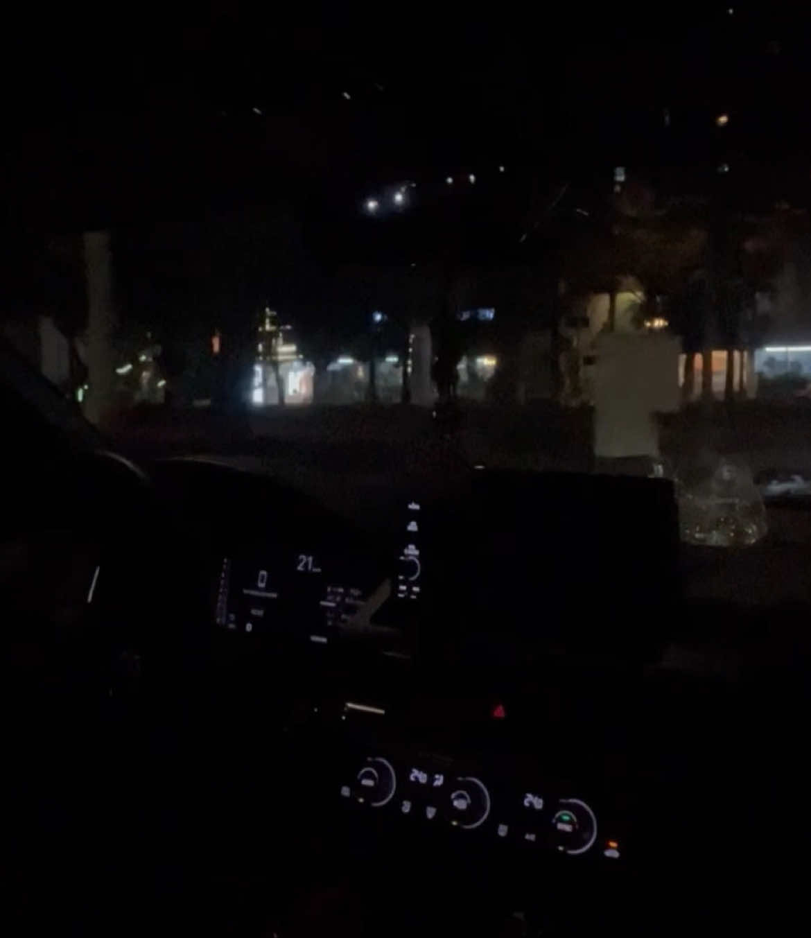 Thích cảm giác kết thúc một ngày làm việc lái xe về nhà cùng một bài nhạc yêu thích #phanhy 