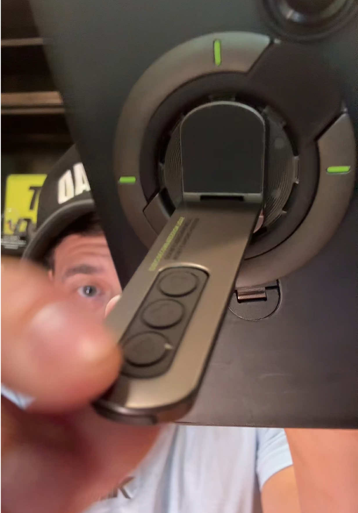 This is an awesome #4in1Stand you can get now that actually does some very cool things! #buttonpusher #kahlaDeals #Kahlatalk #Kahlatech  #TikTokShopCreatorPicks #tiktokshopmemorialday #SummerTurnUpEOB #OutDoorFun 