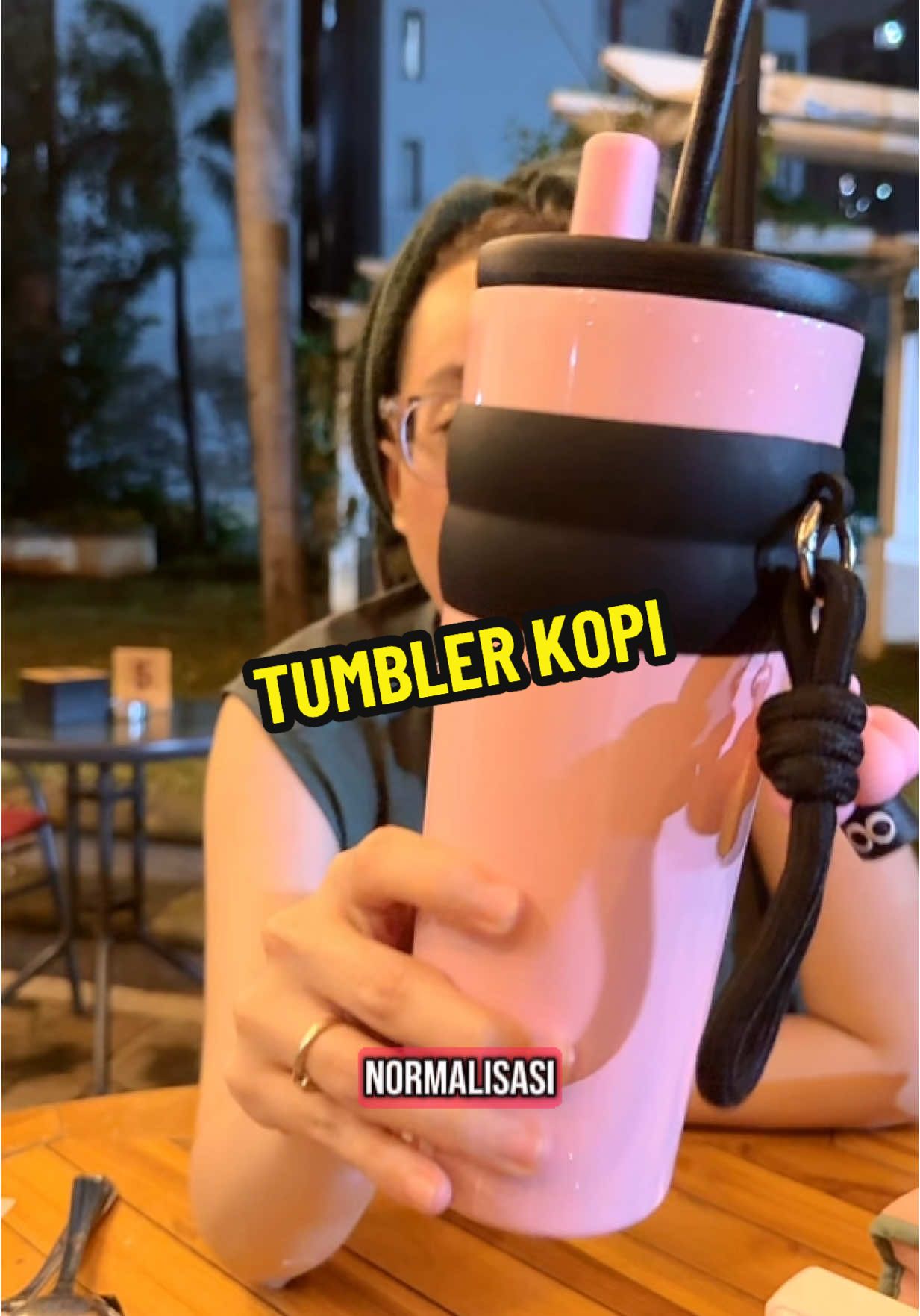 Tumbler kece! 24 jam dingin cuyyy #rekomendasikameggapernahsalah #kameg #tumbler #tumblerkopi 